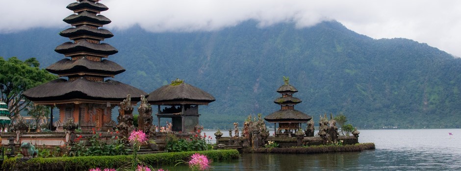 bali-temple-pura-ulun-danu-beratan.jpg
